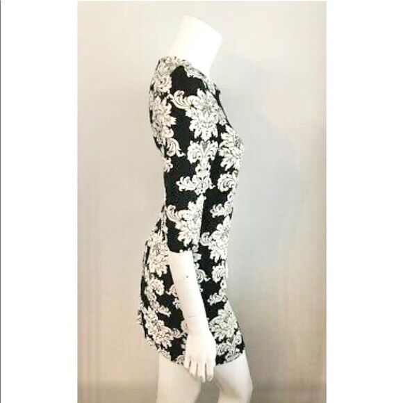 Everly Black& White Damask Medallion Shift Dress - Picture 5 of 7